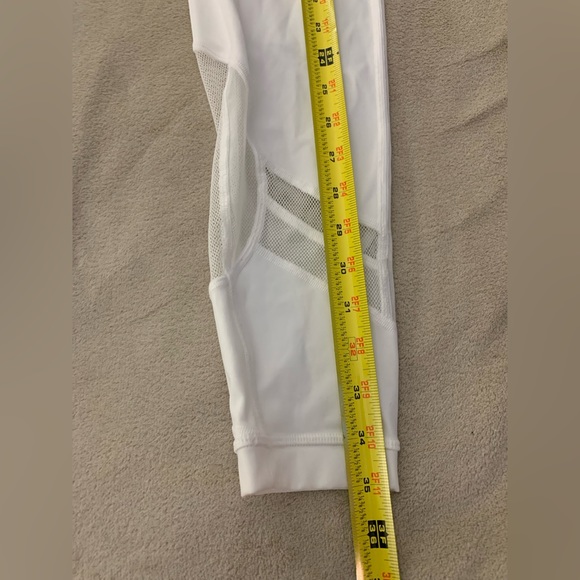 Lululemon White Mesh Crop Stretchy Leggings Size 8 - Picture 9 of 10